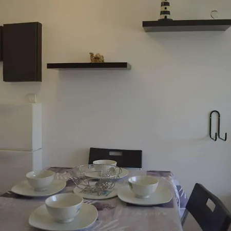 Studio Cap D'Agde, 1 Piece, 3 Personnes - Fr-1-249-249 Agde