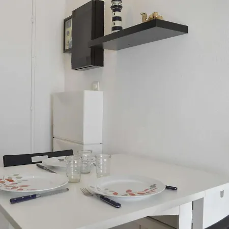 Studio Cap D'Agde, 1 Piece, 3 Personnes - Fr-1-249-249 * Agde