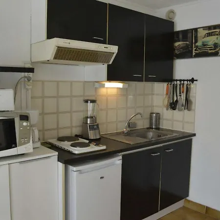 Apartment Studio Cap D'Agde, 1 Piece, 3 Personnes - Fr-1-249-249 Agde