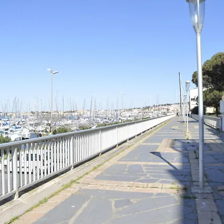Apartment Studio Cap D'Agde, 1 Piece, 3 Personnes - Fr-1-249-249 Agde